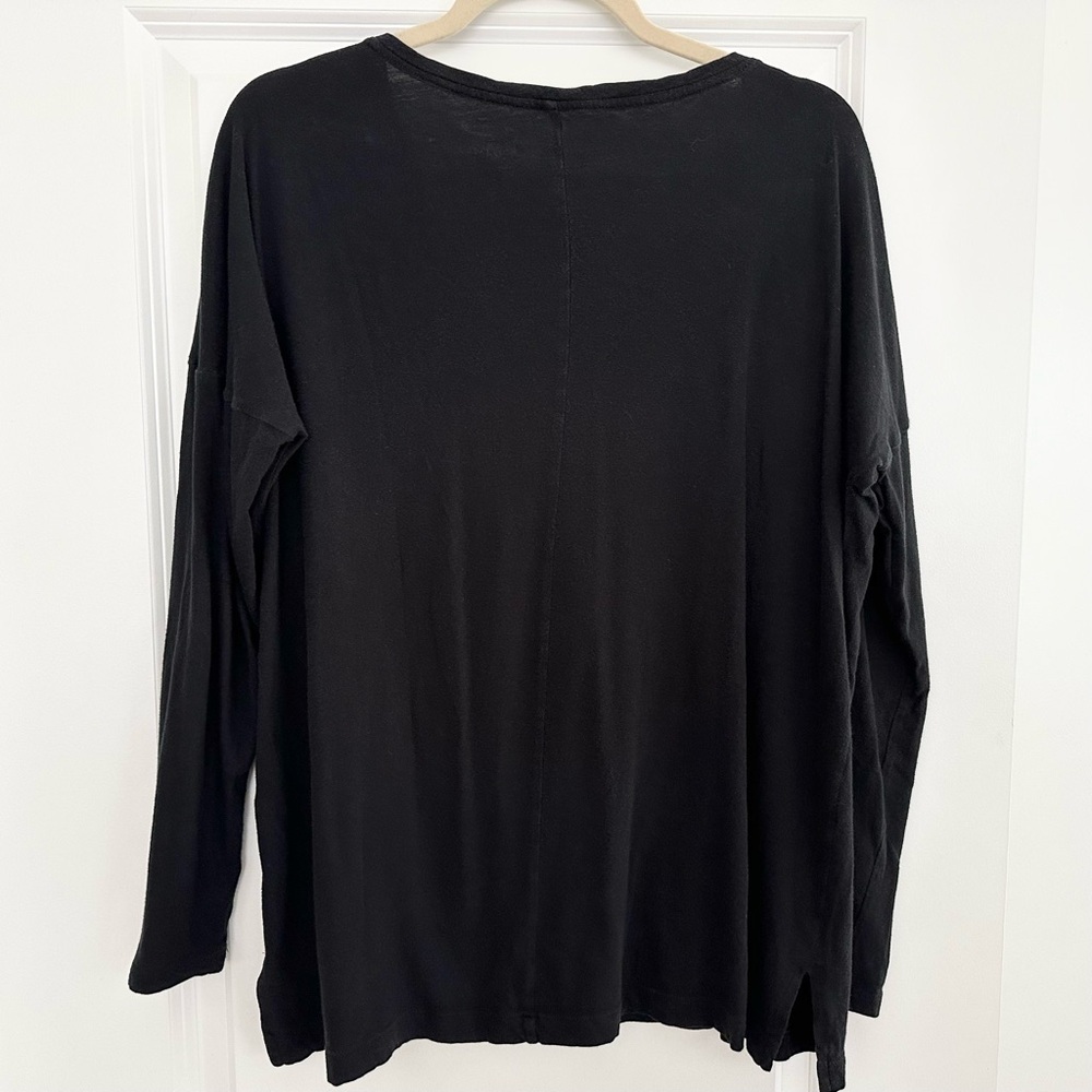 Black Oversized Long Sleeve V-Neck Pocket Tee-Old Navy Boyfriend Layering Shirt - Picture 4 of 12